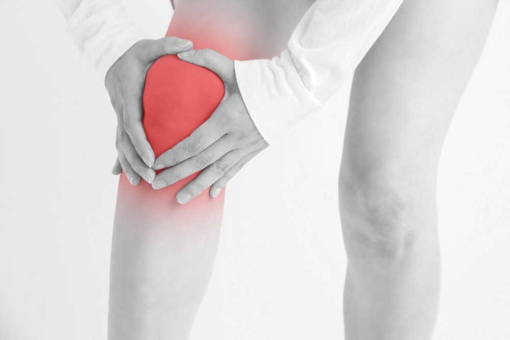 膝の痛みを感じる理由とは？膝の痛みの対処法を解説